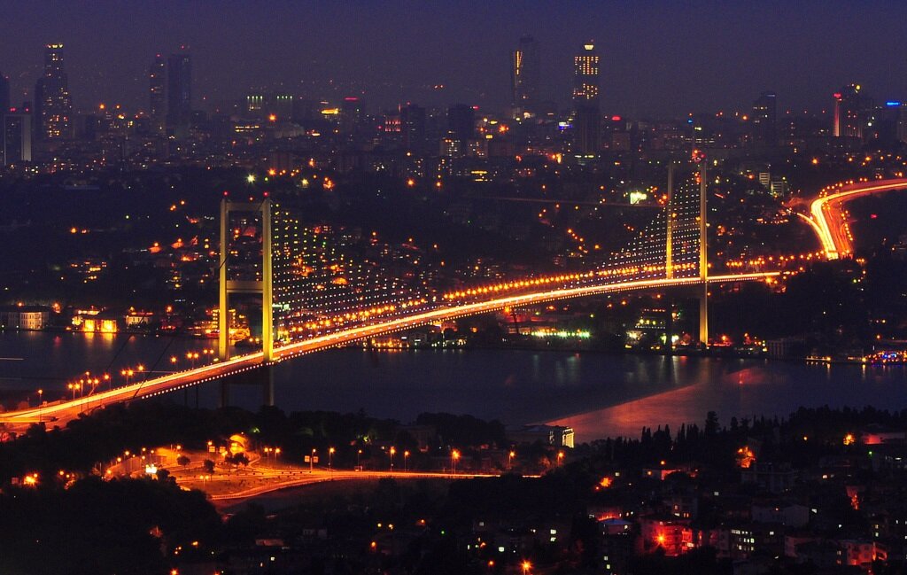 Стамбул мост через. Турция мост Босфор. Босфорский мост в Стамбуле. Пролив Босфор мост. Мост через пролив Босфор Стамбул.
