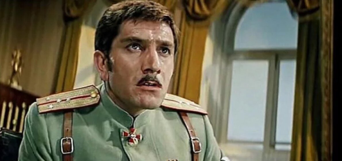 Кадр из фильма "Новые приключения неуловимых"