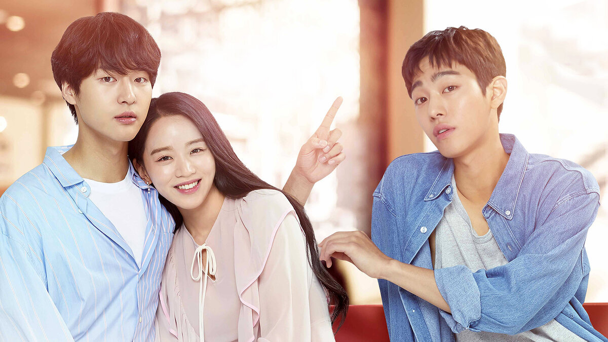 Очень светлые и "тёплые" постеры, сразу настраивающие на романтичный лад