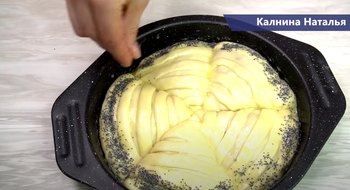 На сколько ставить тесто в духовке. Отрывной яблочный пирог Калнина фото пошагово.