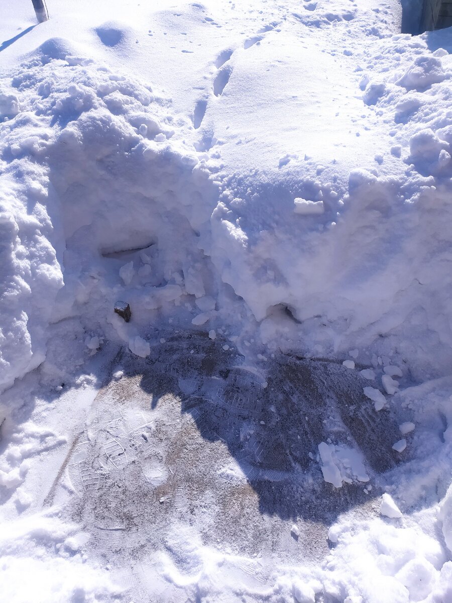 Типичная отмостка перед домом в России. Фото автора