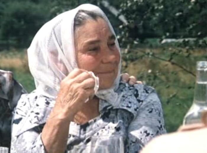 Кадр из фильма *Белые росы*, 1983 | Фото: kino-teatr.ru