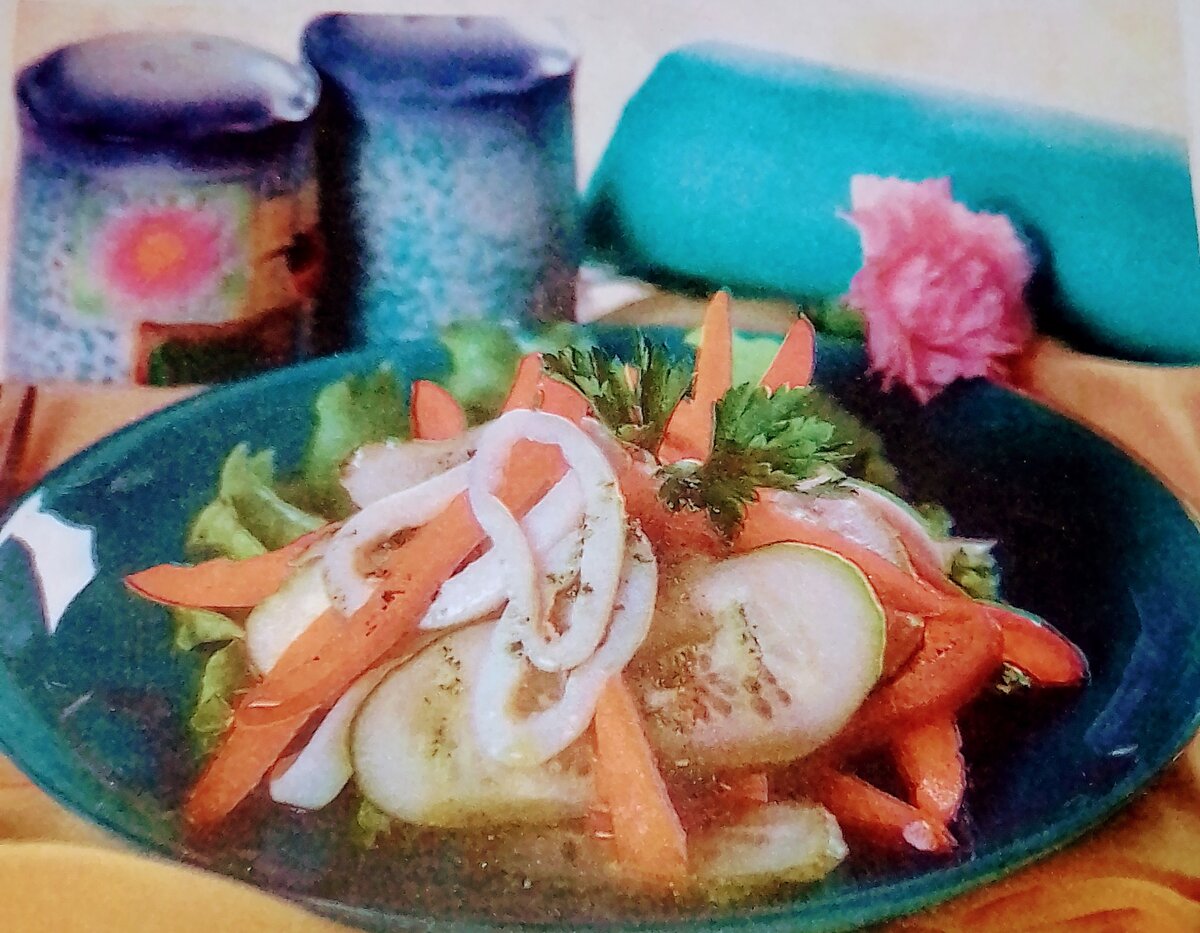 Салат с кальмарами и болгарским перцем