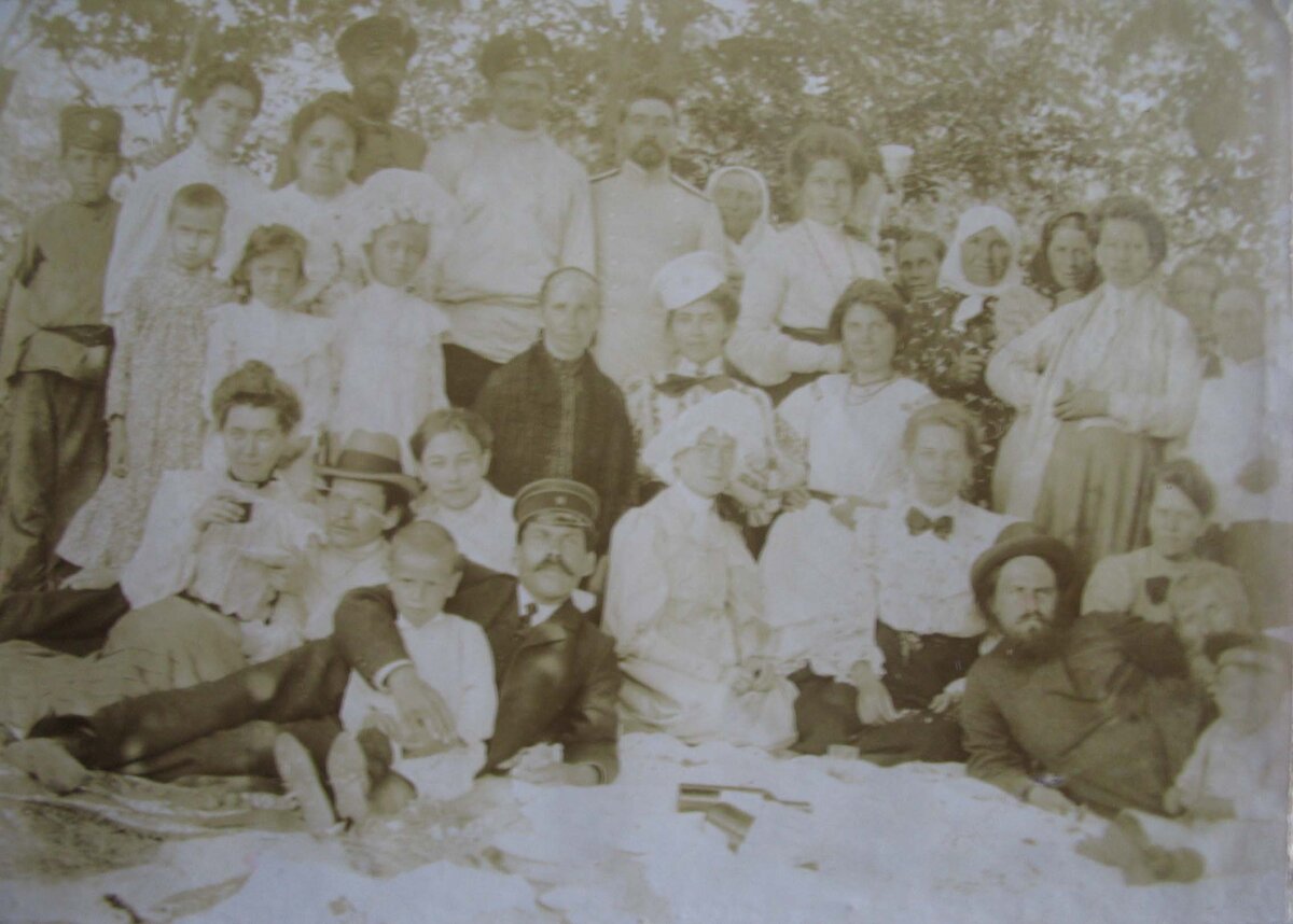 Групповое фото гундоровских станичников.