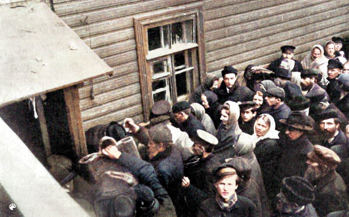 1907. Очередь безработных за провизией на пункте «Прямая помощь» 