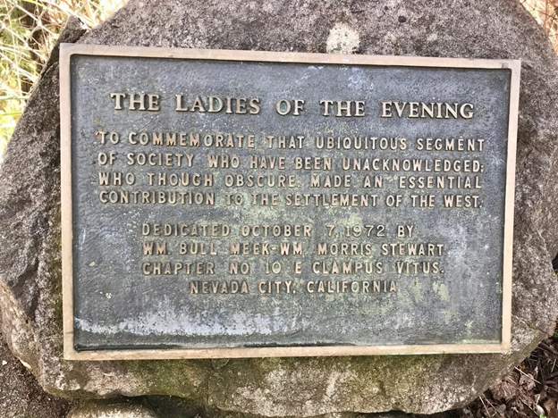 Мемориальная доска в Невада Сити в честь тружениц публичных домов