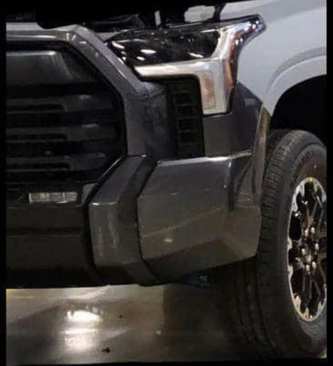 Toyota Tundra 2022 (источник: www.instagram.com/cars_secrets/)
