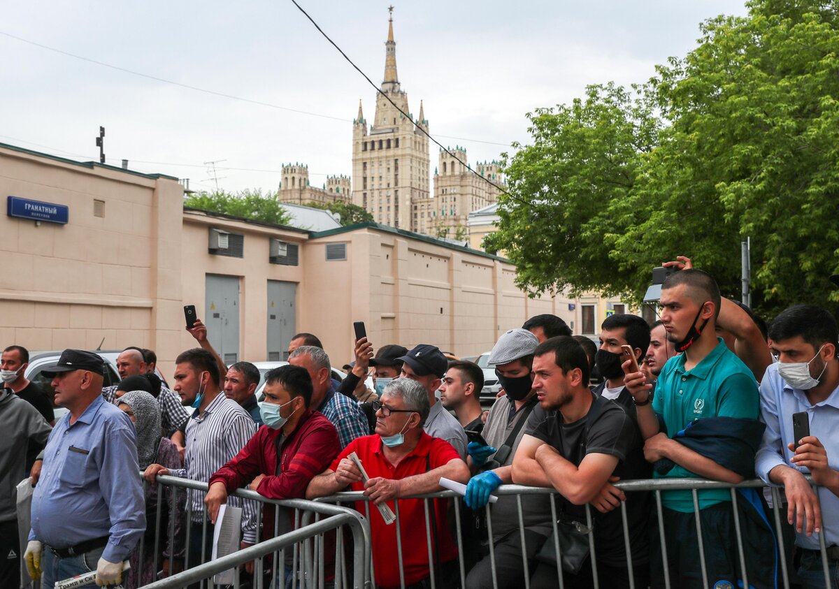 Против мигрантов картинки