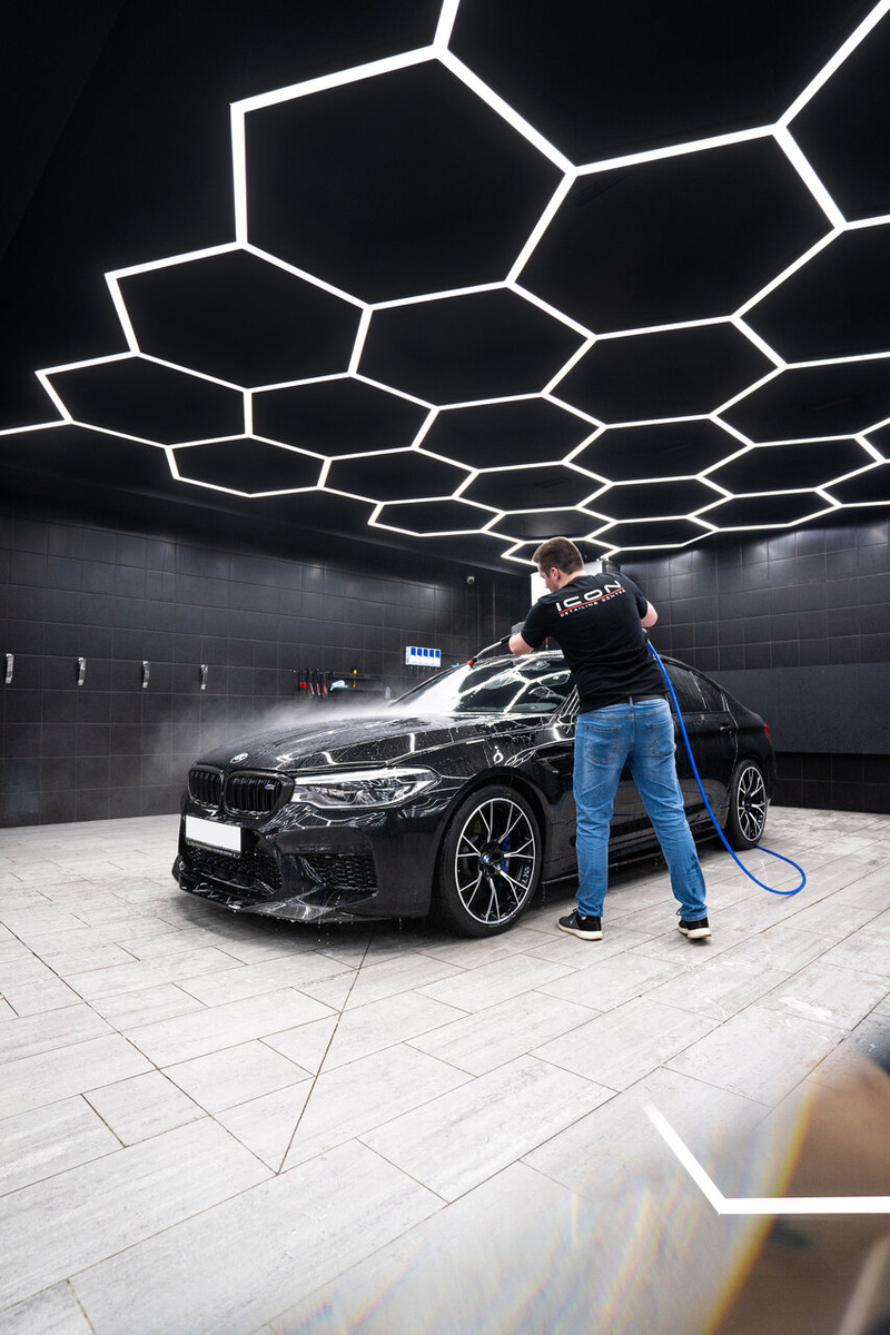 Detailing-center ICON в г. Москва; очистка кузова.