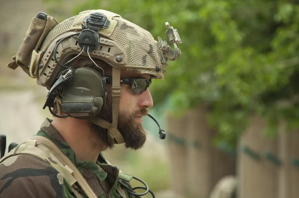 Маринов в наушниках вам в ленту.