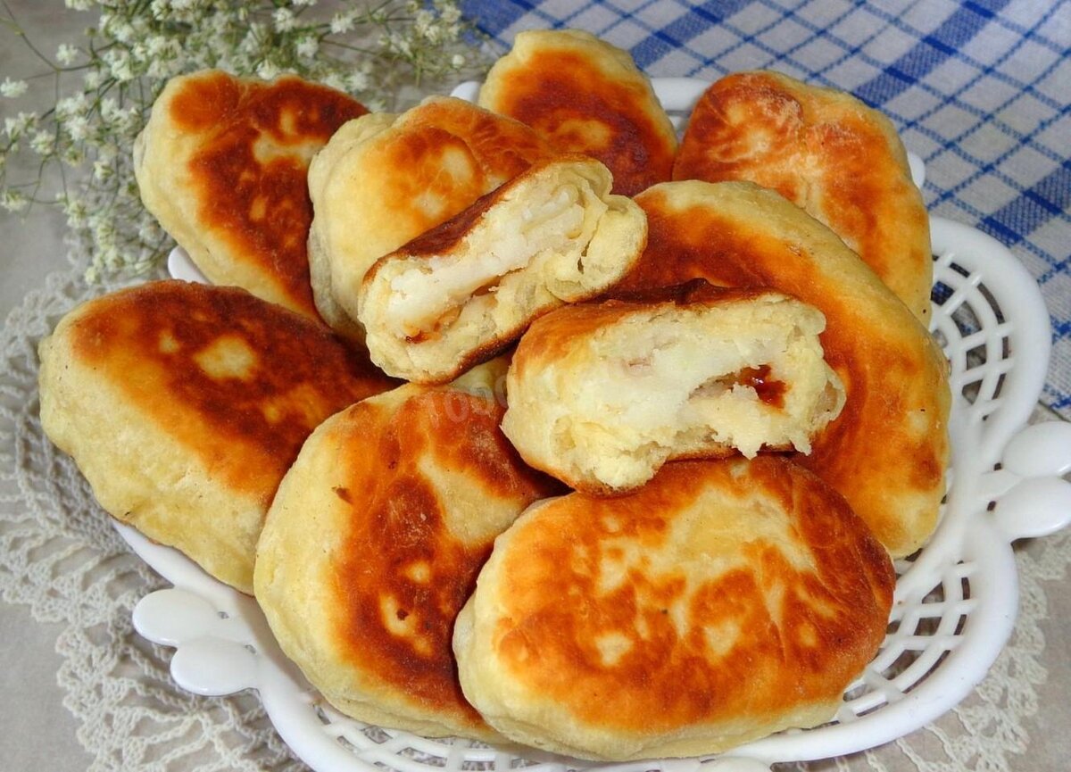 Пирожки с картошкой и грибами жареные на сковороде рецепт с фото на кефире