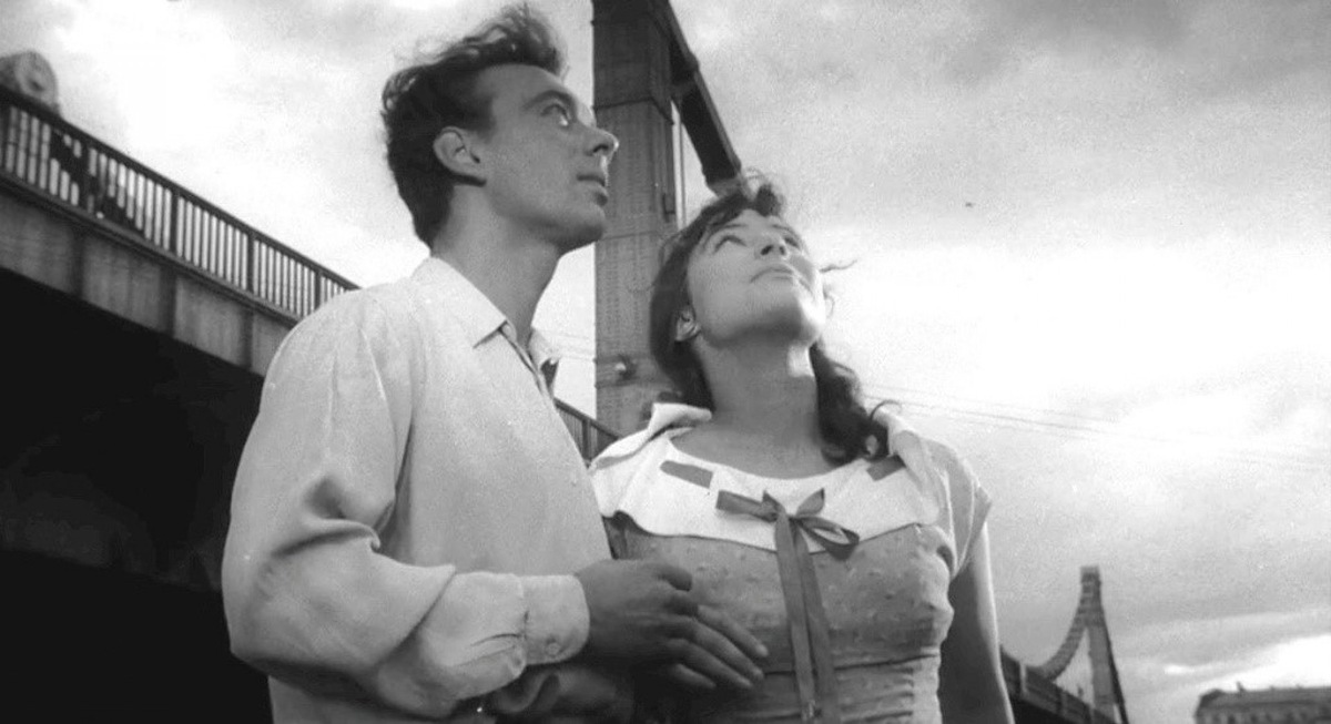 Кадр из фильма "Летят журавли"