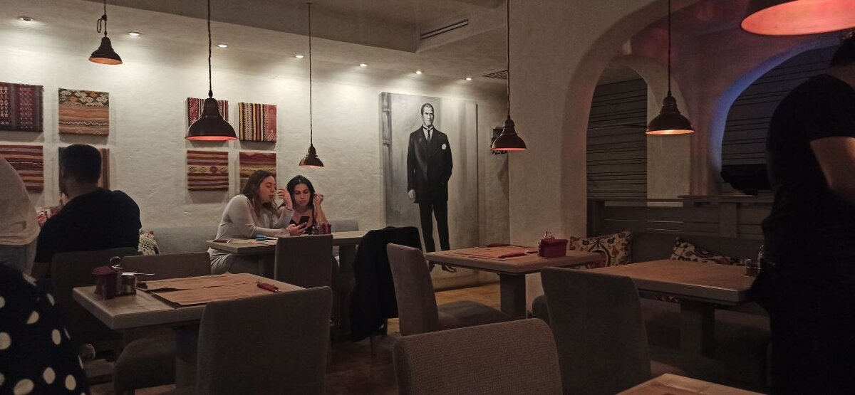 Зал лучшего турецкого ресторана в Москве - Бардак на маросейке