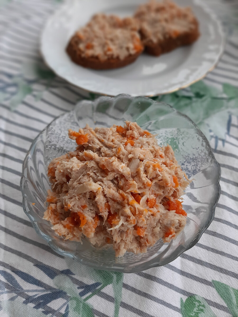 Риет из курицы с яблоками и морковью 