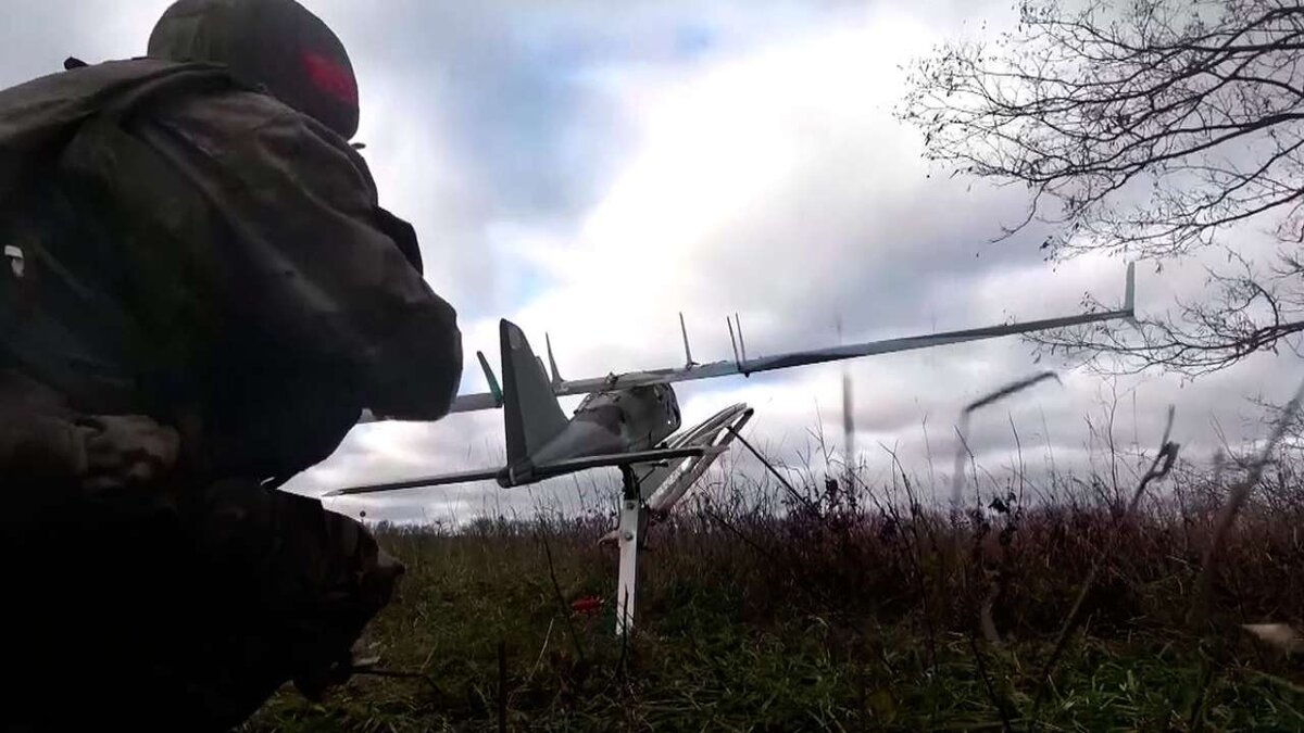    Беспилотник «Москит» способен подавлять каналы управления и передачи данных противника.