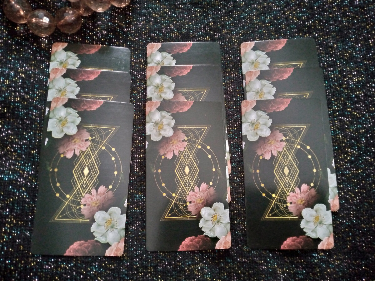 Слева направо - первый, второй, третий.