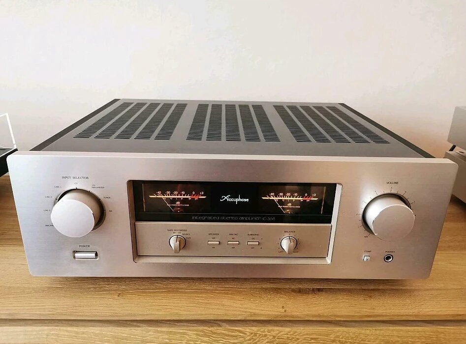 Accuphase E-306 интегральный усилитель