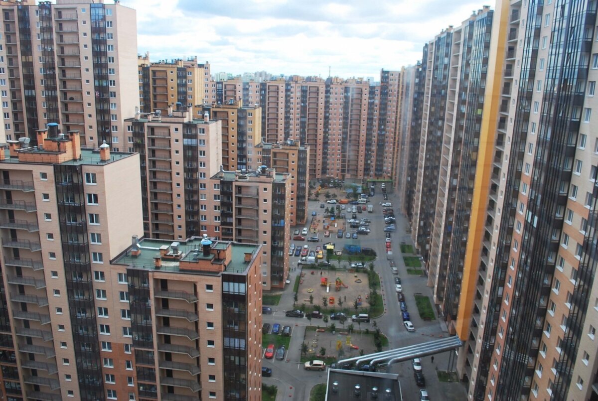Самый большой дом в санкт петербурге