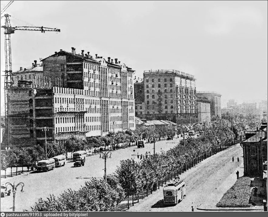 Проспект Мира, строится дом 112. 