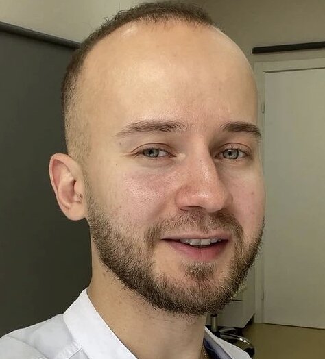 Почти лысый