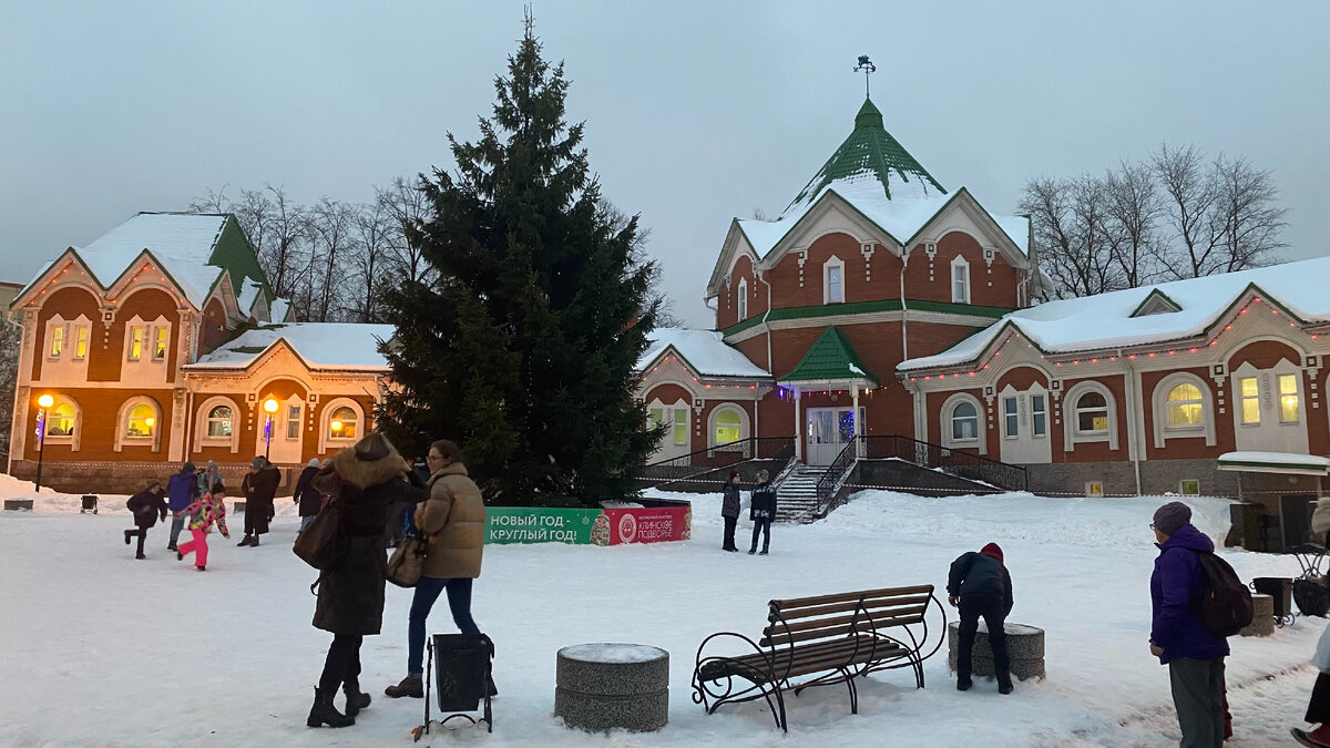 Фабрика и музей Новогодних украшений, город Клин. Фото автора.