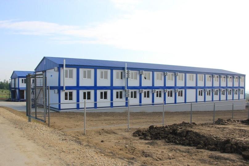 Источник - https://sms-m.ru/modulnie-zdaniya/montazh-modulnikh-zdanij/zazemlenie-bytovogo-gorodka