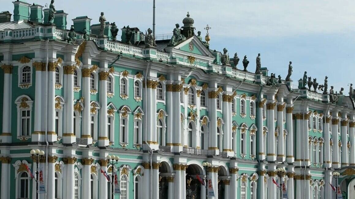     Государственный Эрмитаж и Третьяковская галерея стали самыми посещаемыми музеями в новогодние праздники. Министр культуры РФ Ольга Любимова рассказала, что российские музеи приняли более 1 млн посетителей в этот период.