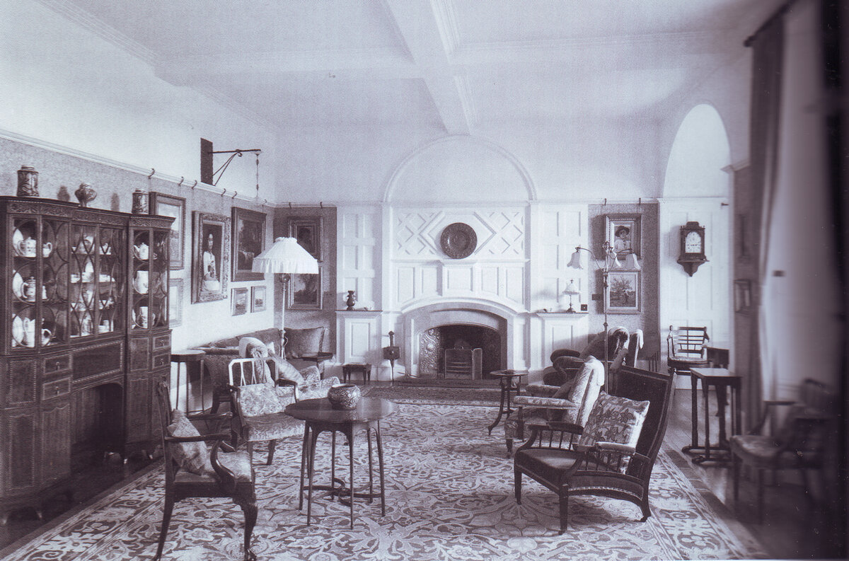 Интерьер Филиппа Веба, Великобритания. Мебель: Филипп Морис 1891-1894 годы