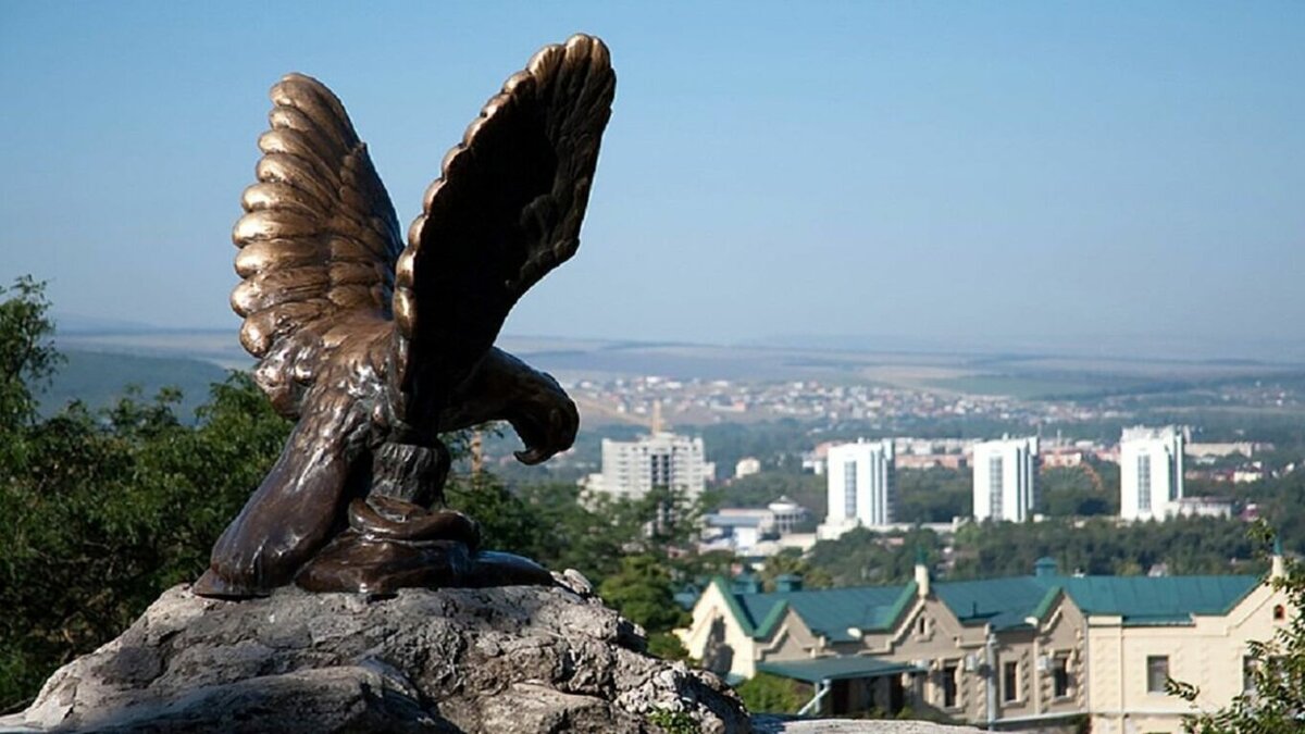     По данным Ассоциация туроператоров России (АТОР), россияне стали чаще отдыхать в санаториях, а средний возраст посетителей сильно снизился.