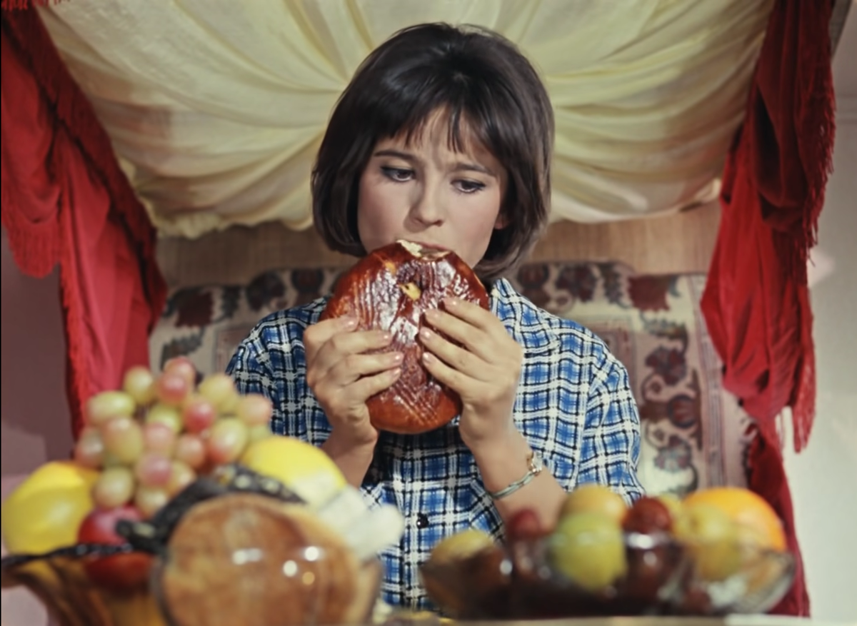 Кадр из фильма Л. Гайдая "Кавказская пленница"