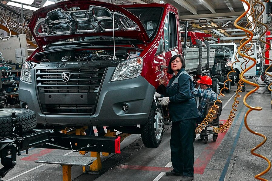 Легковые машины нижний новгород. Нижний Новгород Горьковский автозавод. Автозавод ГАЗ Нижний Новгород. Горьковский автозавод ГАЗ. Группа ГАЗ завод.