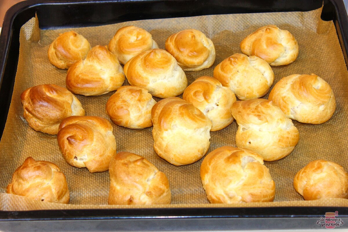 Профитроли в духовке. Профитроли выпекать. Профитроли рецепт классический пошаговый рецепт. Профитроли при какой температуре выпекать и сколько. Ингредиенты для профитролей.