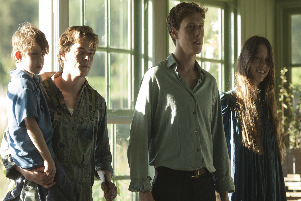 Вакансия на жертву 2: первый дубль (2008). Убойные каникулы фильм 2010. Тепло наших тел зомби. Уиджи: доска дьявола (2014). Ужас ребята.