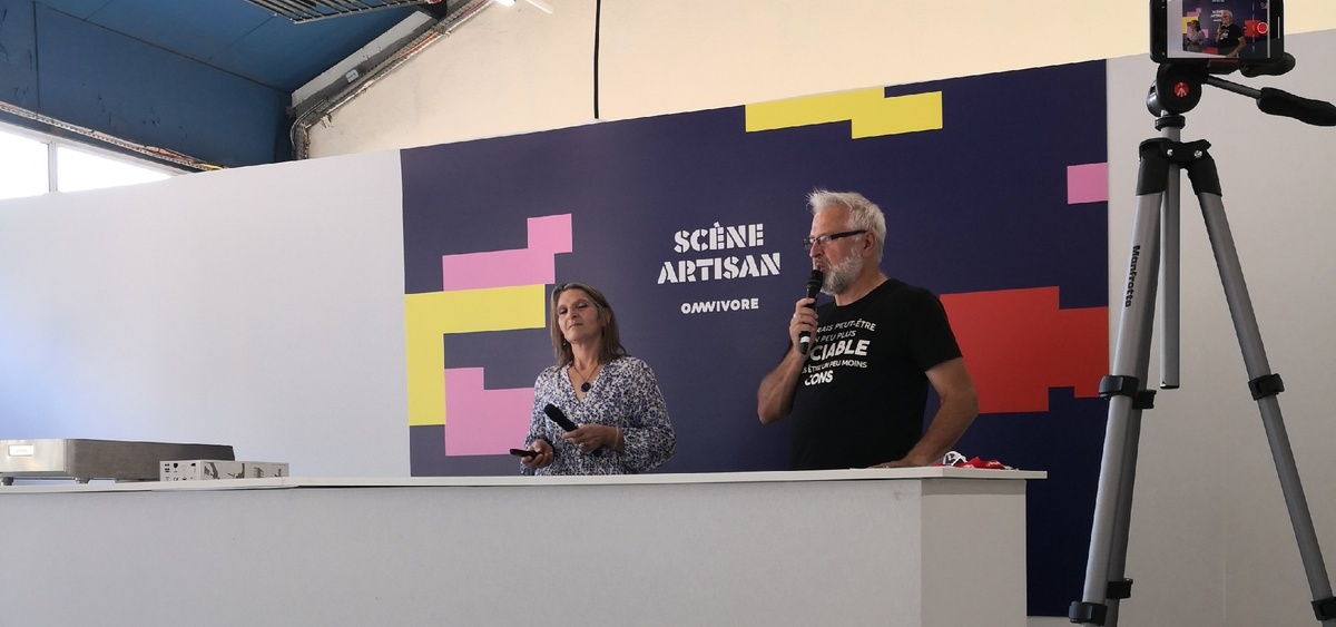 Участники готовятся к выступлению (Лор Фуржо)