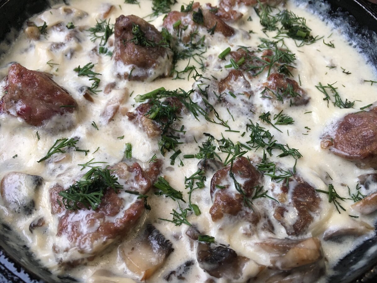 куриная печень и грибы