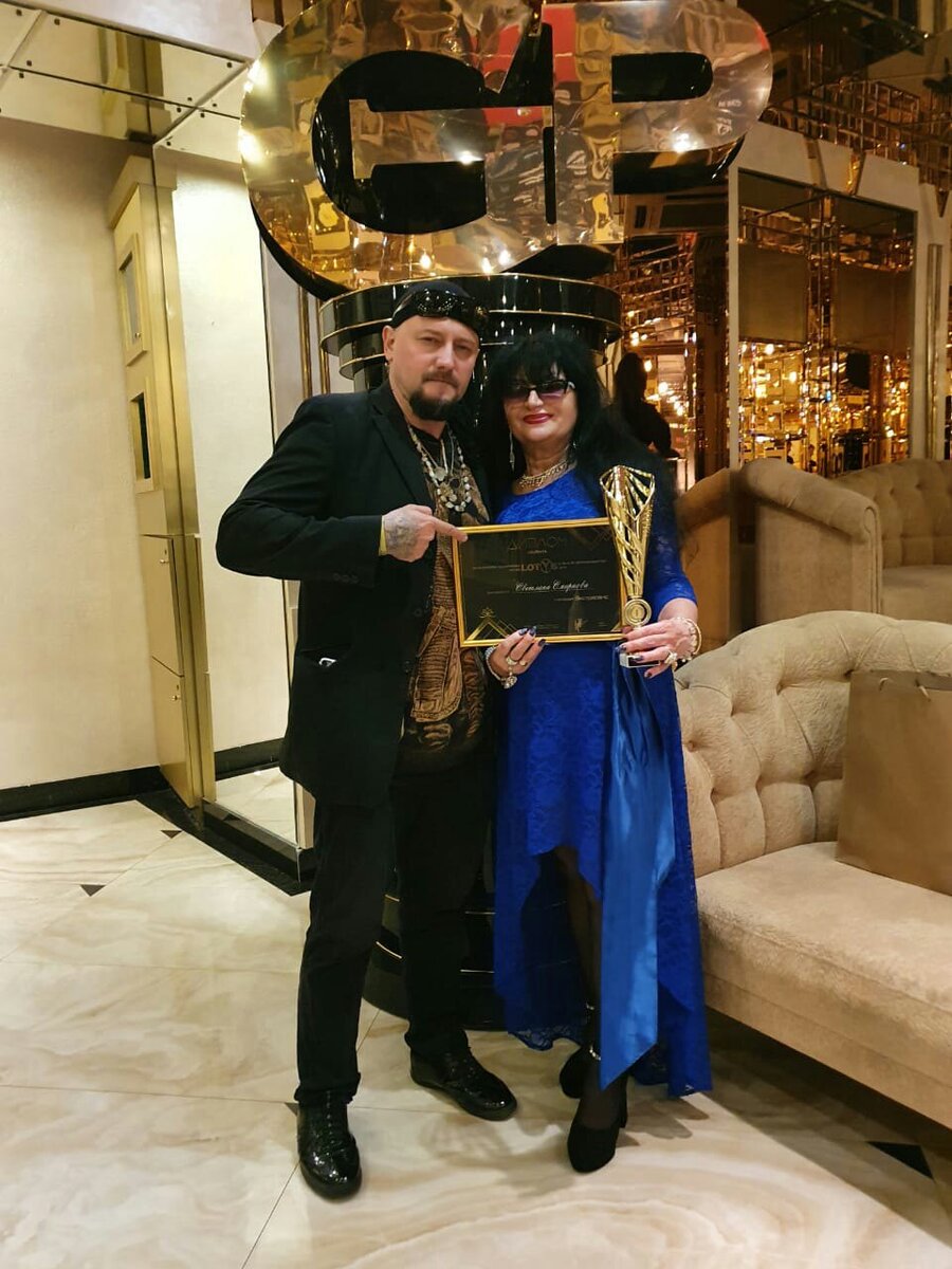 Светлана Смирнова с участником телепроекта "Битва экстрасенсов 2017" Иваном Шабановым.