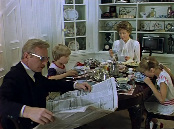 Семья Бэнкс. Кадр из фильма "Мэри Поппинс, до свидания!" Источник фото - alltop10.org