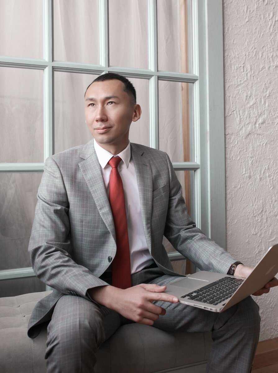 Адвокат Юридической компании "Никому не должен" - Алексей Буштрук