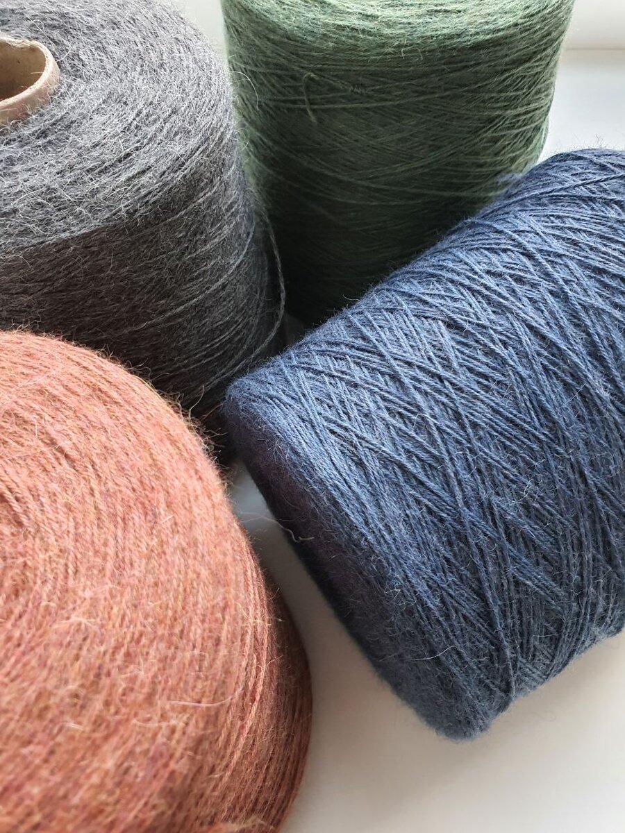 ALPI (40% альпака сури, 40% меринос, 20% мохер) - 325м /100г