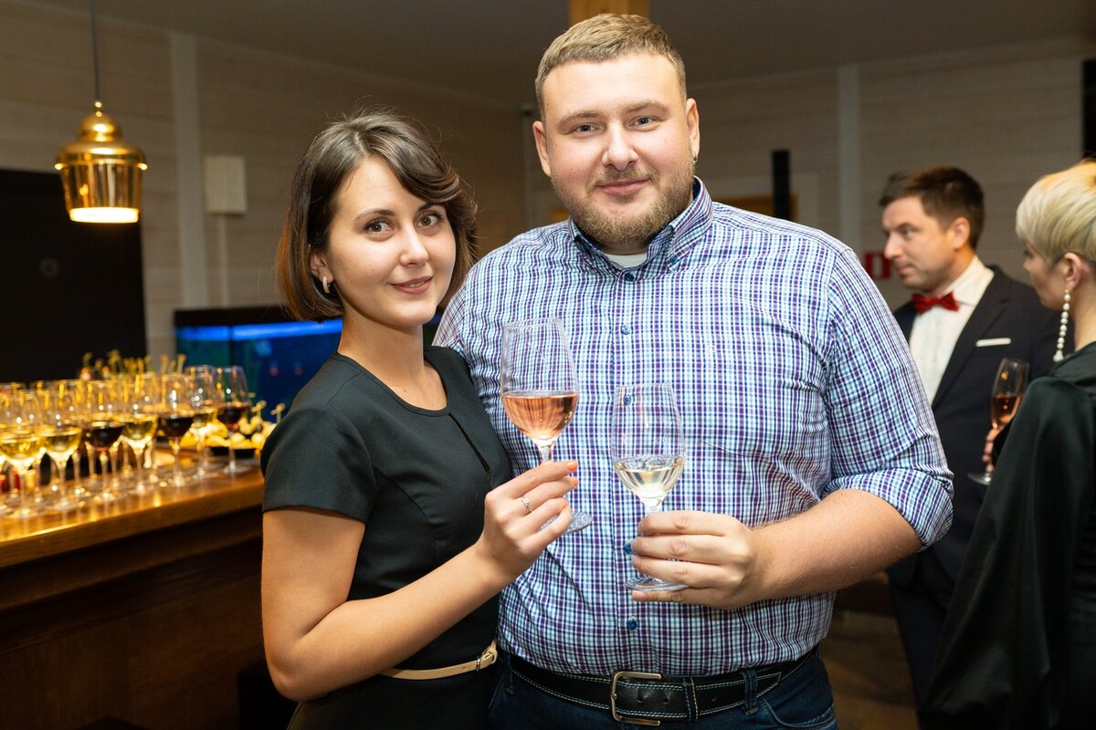 В ресторане с красивой девушкой ;) Фото из архива ШВК