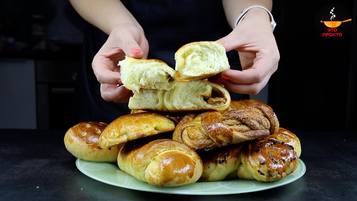 Булочки с вареной сгущенкой