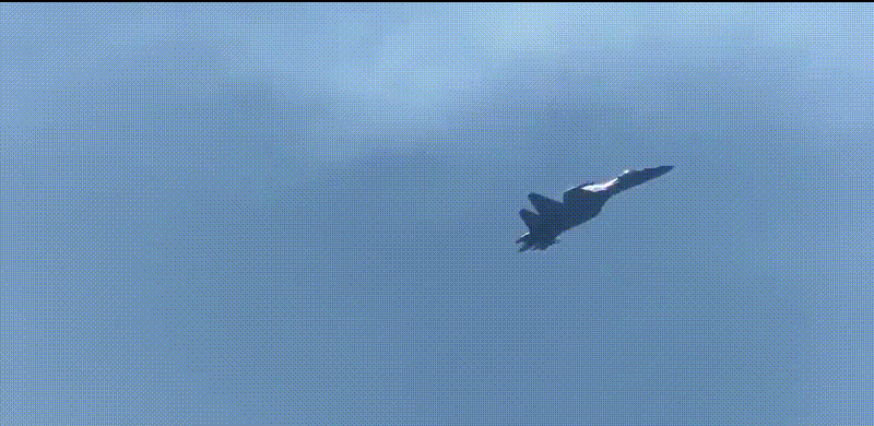 Фигуры высшего пилотажа Су-35С