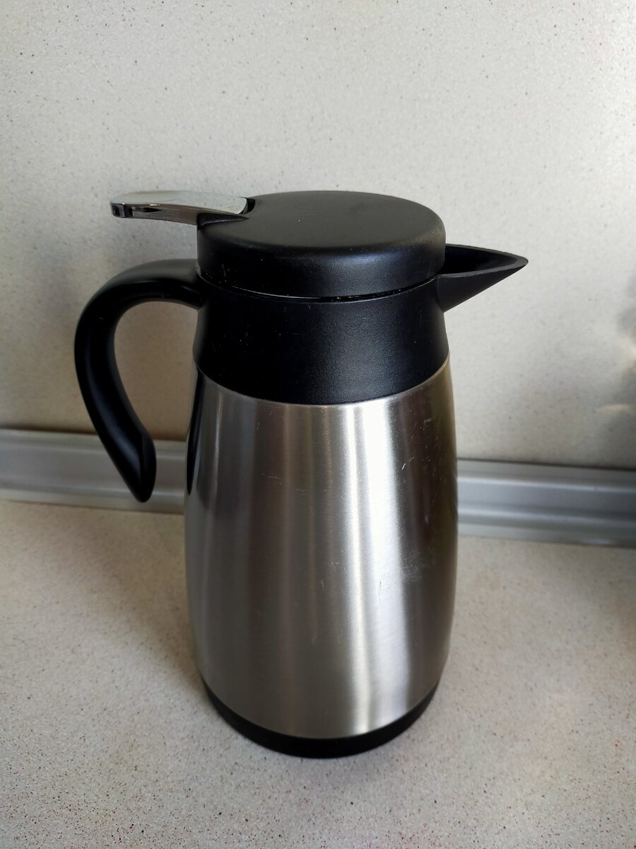 Термос, объем 1л.  Личное фото автора.