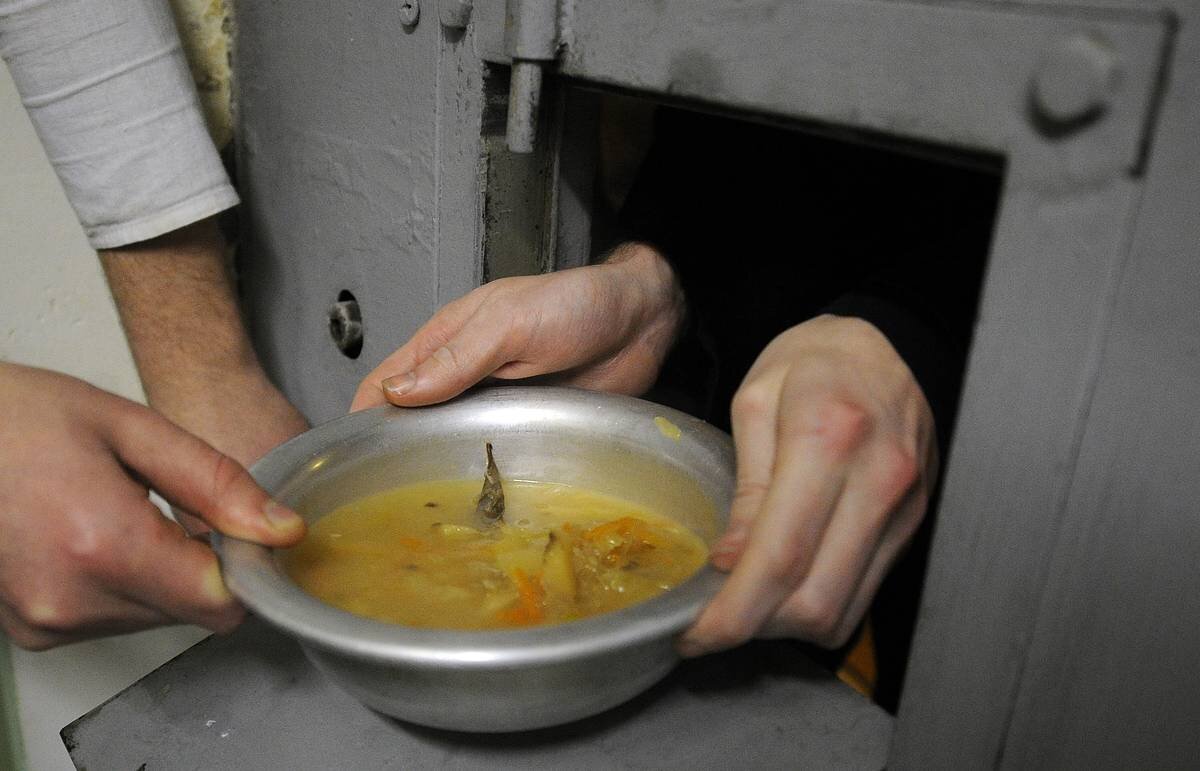 Тюремная еда. Брюквенная Баланда. Тюремная Баланда. Баланда в тюрьме. Тюремная Баланда суп.
