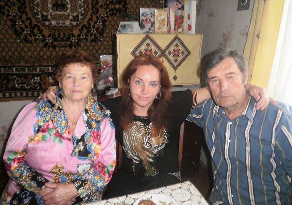 Я и мои дорогие бабуля с дедулей.