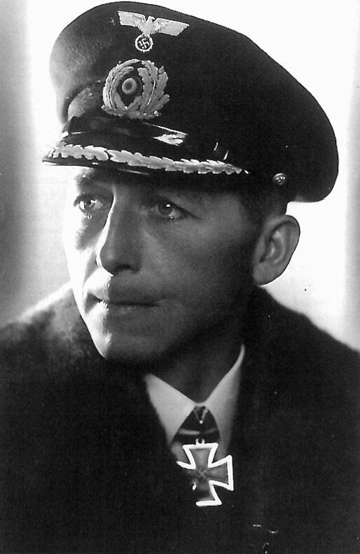 Командир U-156 Вернер Хартенштайн 