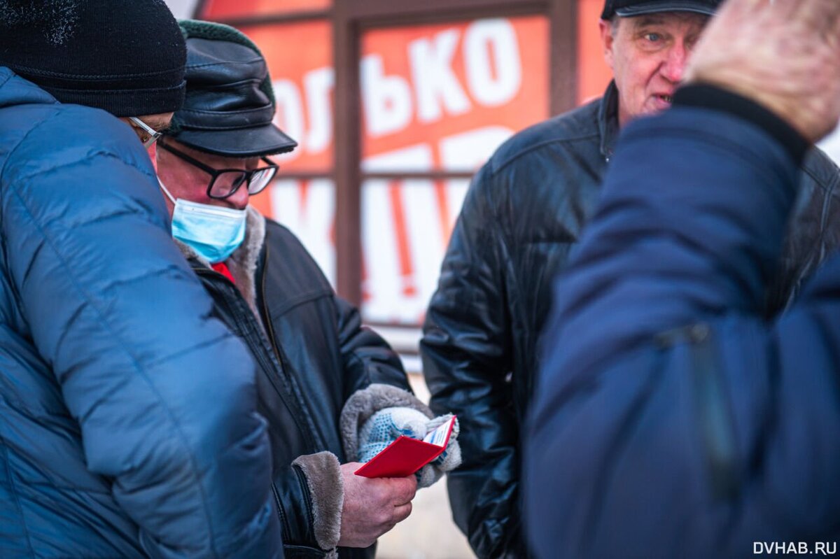 На встрече обсуждались темы, касающиеся родителей хабаровских школьников, а не внутренних конфликтов партии 