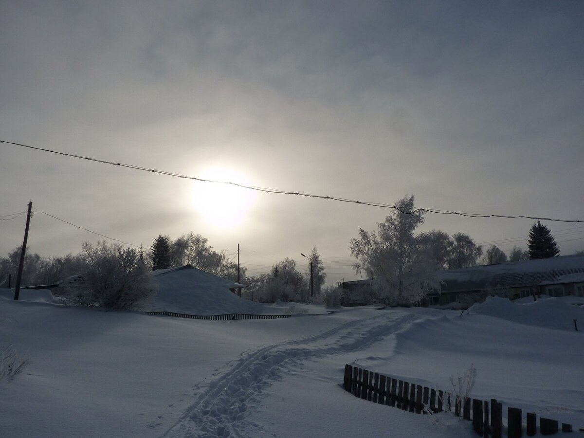 Деревня в снегу. Фото из личного архива.