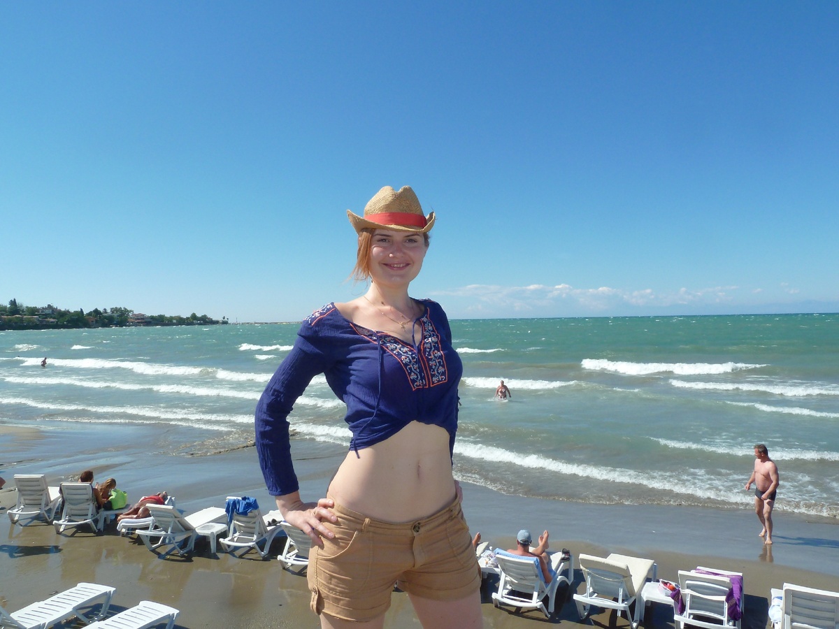 Автор на море)