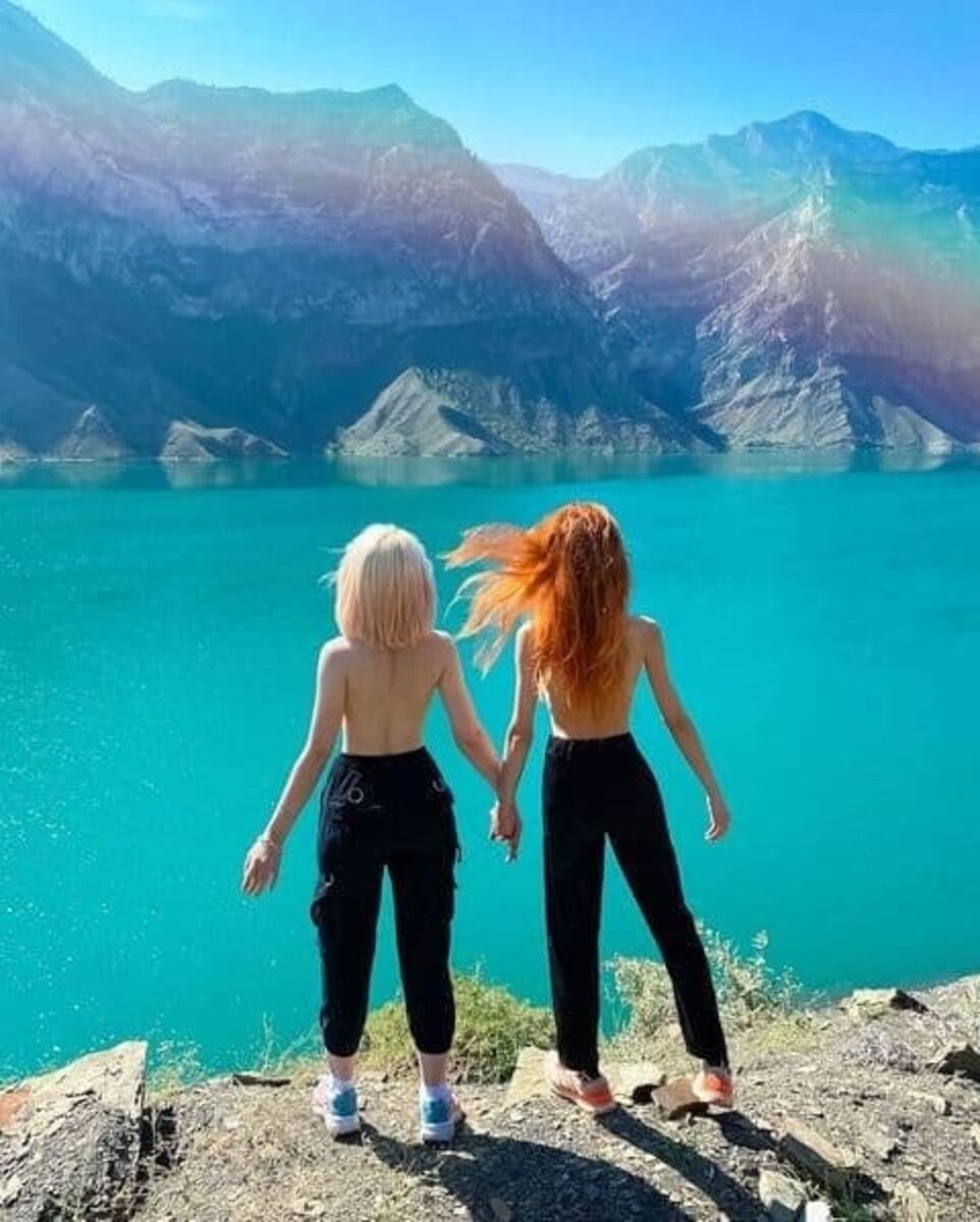 Сулакский каньон две девушки